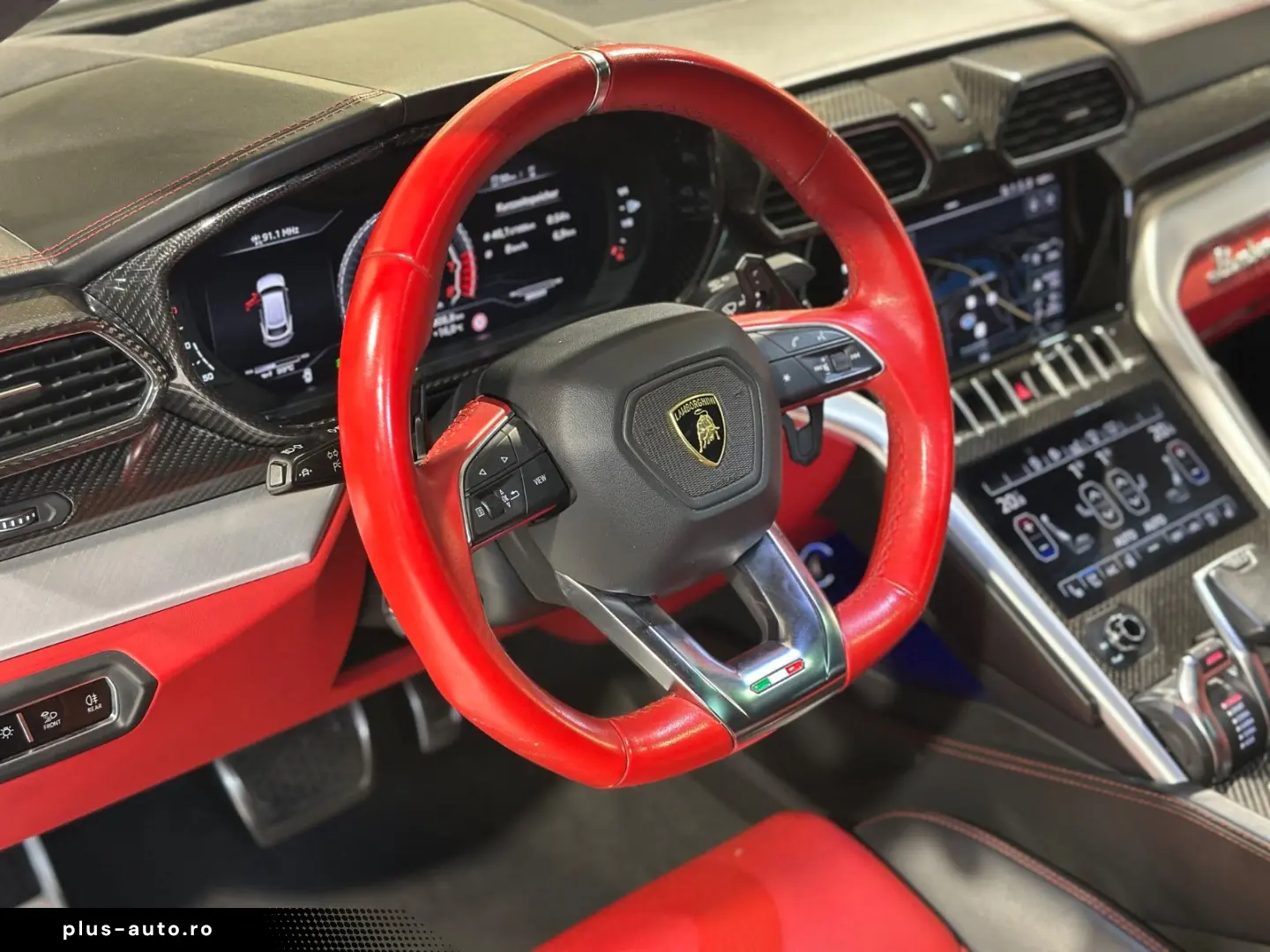 LAMBORGHINI Urus 4.0 V8  CARBON AKRAPOVIC HUD STERNENHIMMEL
