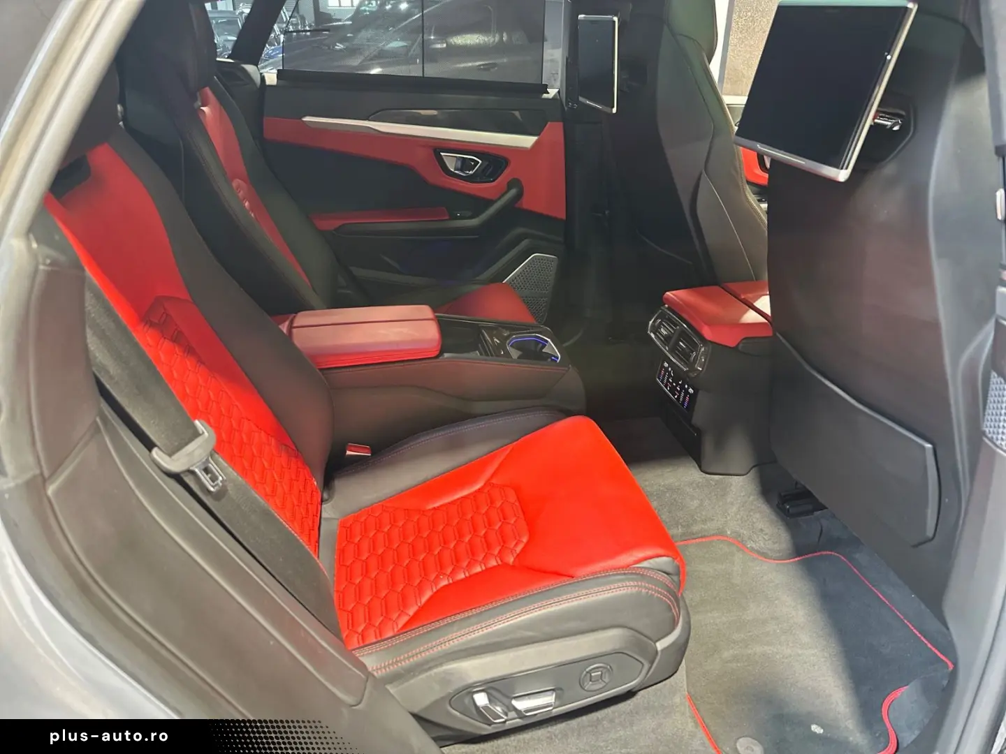 LAMBORGHINI Urus 4.0 V8  CARBON AKRAPOVIC HUD STERNENHIMMEL