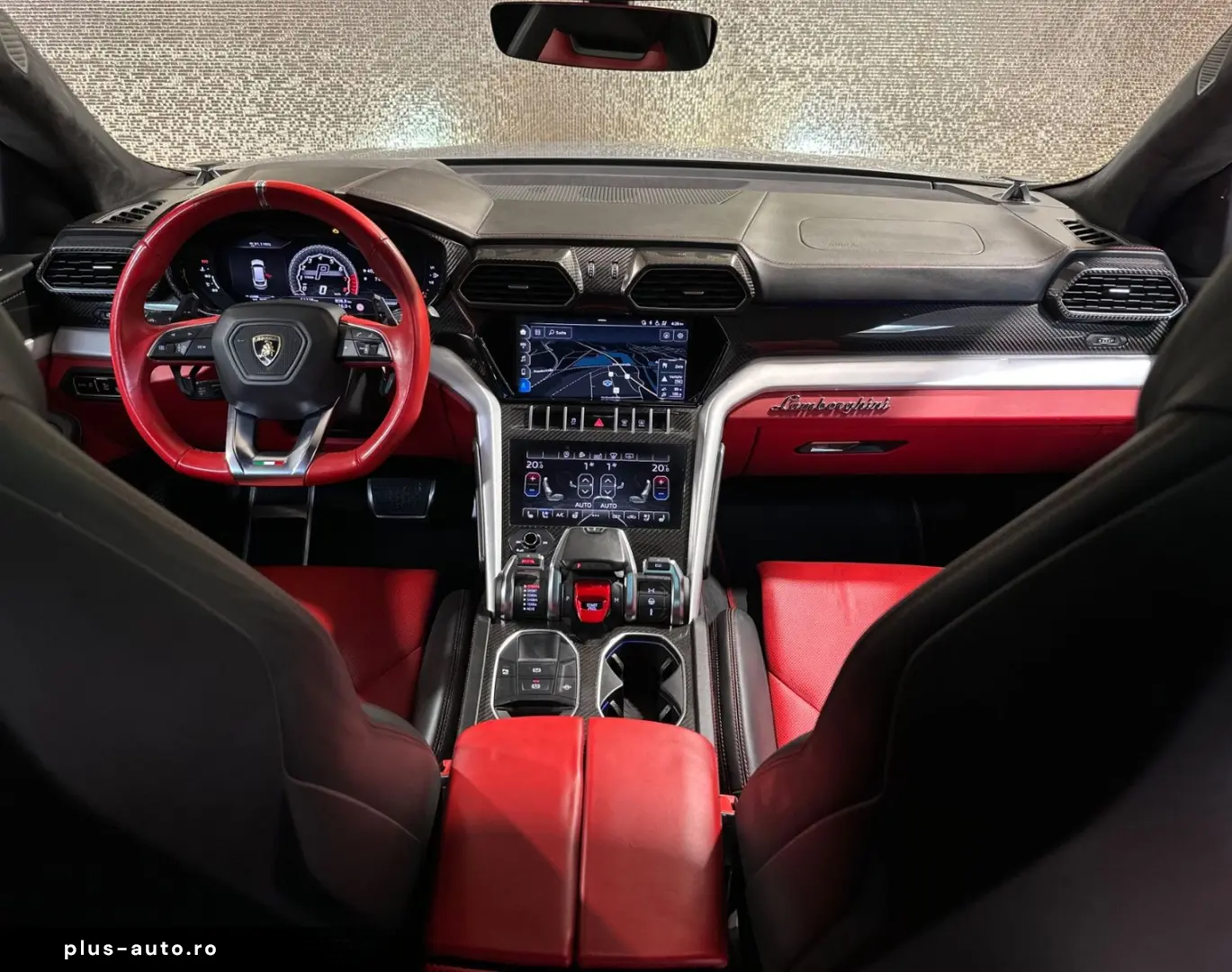 LAMBORGHINI Urus 4.0 V8  CARBON AKRAPOVIC HUD STERNENHIMMEL