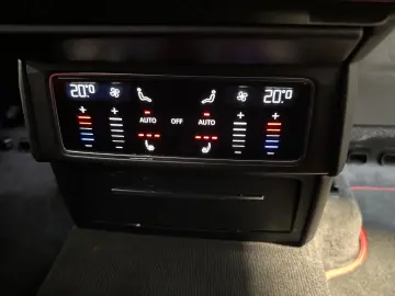 LAMBORGHINI Urus 4.0 V8  CARBON AKRAPOVIC HUD STERNENHIMMEL