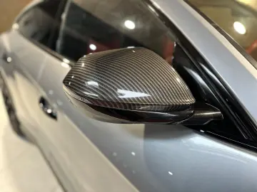 LAMBORGHINI Urus 4.0 V8  CARBON AKRAPOVIC HUD STERNENHIMMEL
