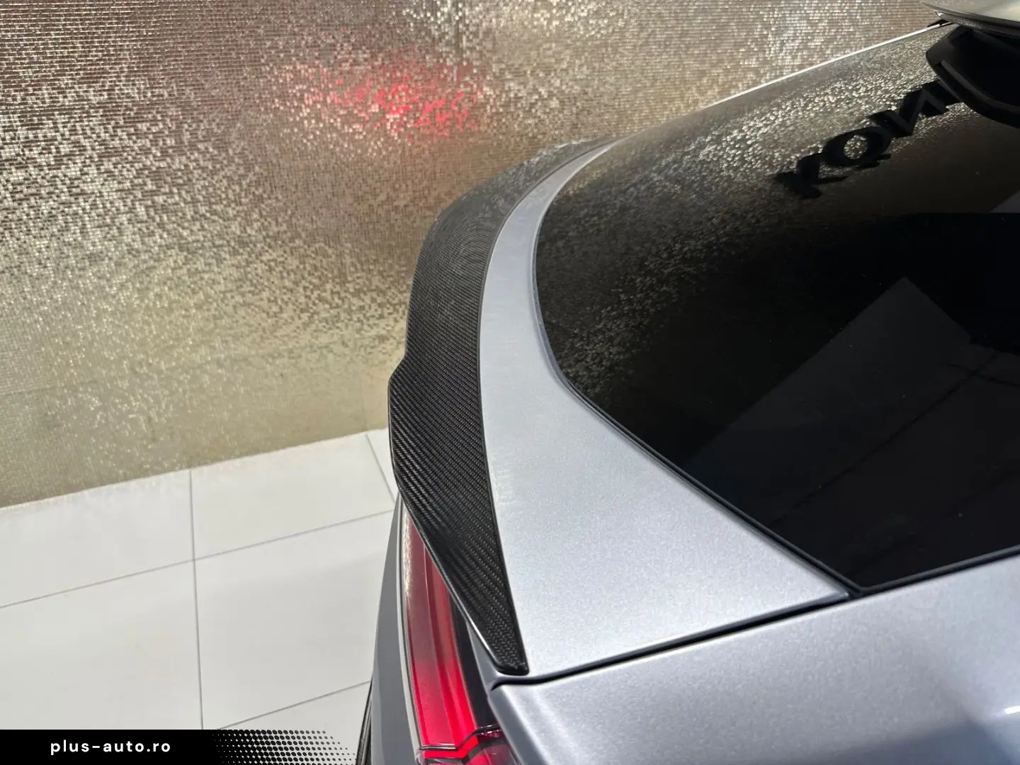 LAMBORGHINI Urus 4.0 V8  CARBON AKRAPOVIC HUD STERNENHIMMEL