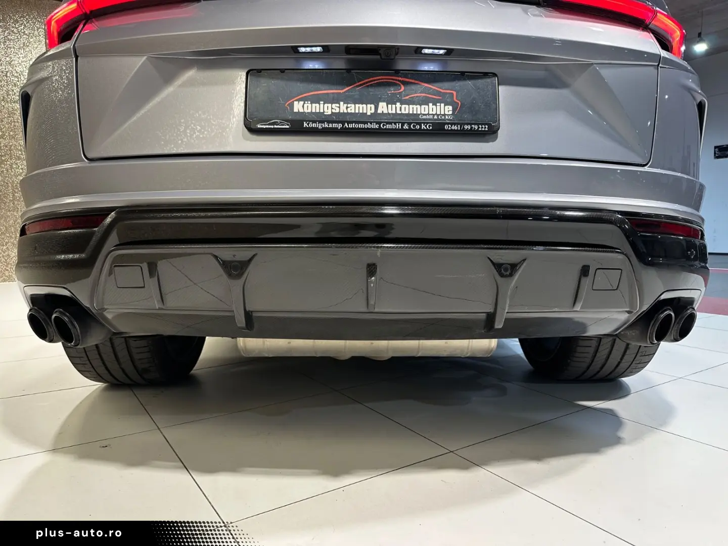 LAMBORGHINI Urus 4.0 V8  CARBON AKRAPOVIC HUD STERNENHIMMEL