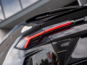 LAMBORGHINI Urus 4.0 V8   Carbon   B&O 3D   Massage   Pano