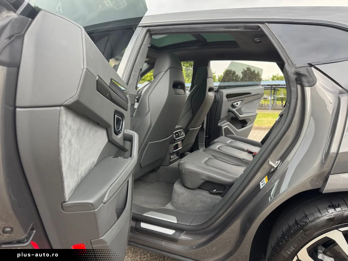 LAMBORGHINI Urus 4.0 V8  23 Alu Panorama Softclose