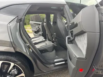 LAMBORGHINI Urus 4.0 V8  23 Alu Panorama Softclose