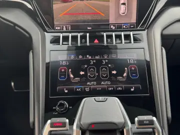 LAMBORGHINI Urus 4.0 V8  23 Alu Panorama Softclose