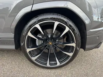 LAMBORGHINI Urus 4.0 V8  23 Alu Panorama Softclose