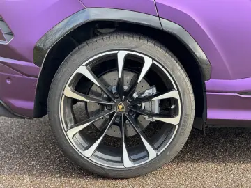 LAMBORGHINI Urus 4.0 V8  23 Alu Panorama Softclose