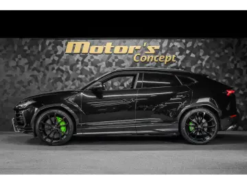 LAMBORGHINI Urus V8 - NERO HELENE - AKRAPOVIC