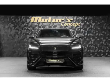 LAMBORGHINI Urus V8 - NERO HELENE - AKRAPOVIC