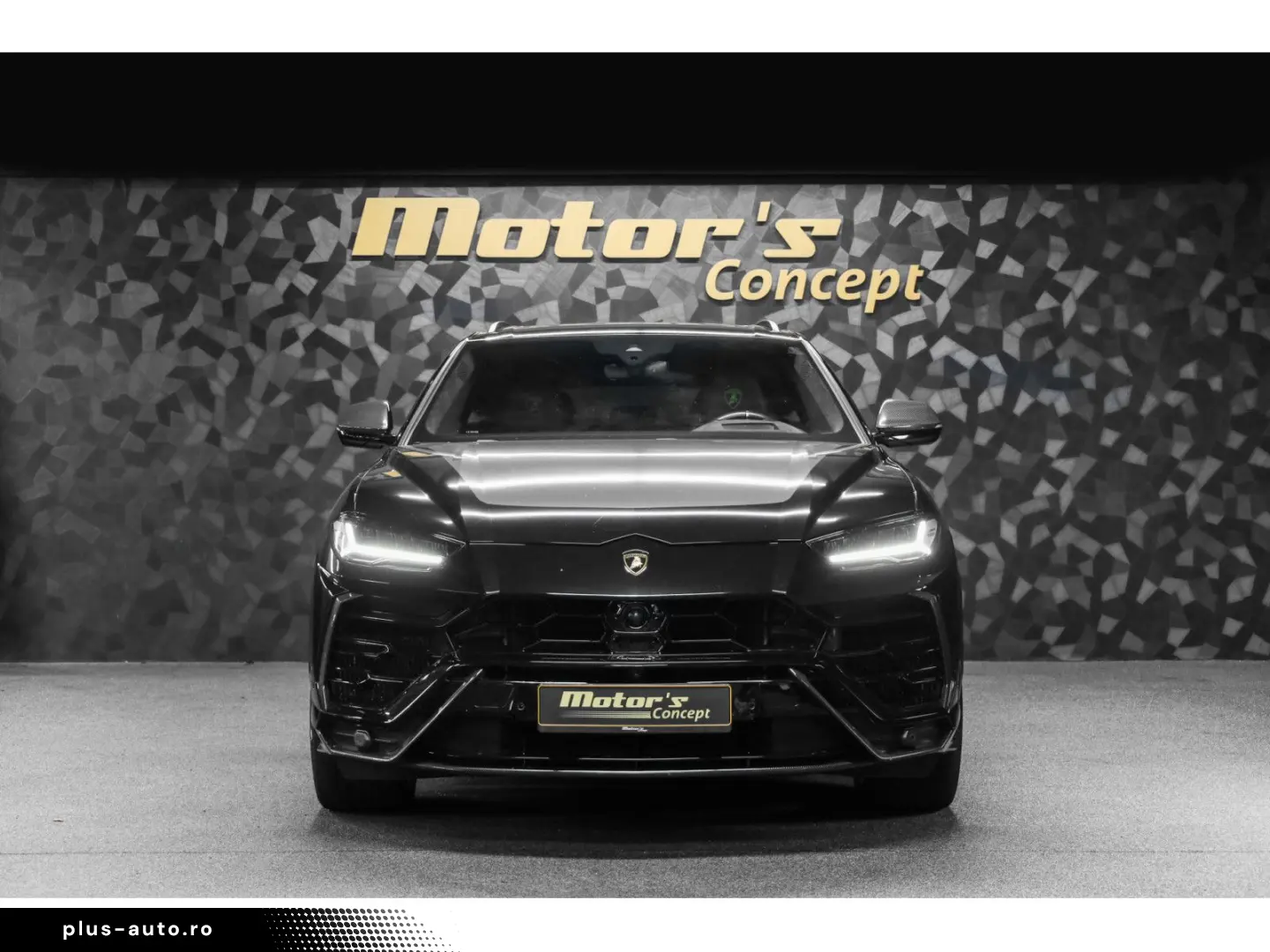 LAMBORGHINI Urus V8 - NERO HELENE - AKRAPOVIC