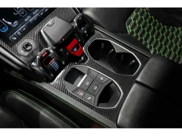 LAMBORGHINI Urus V8 - NERO HELENE - AKRAPOVIC