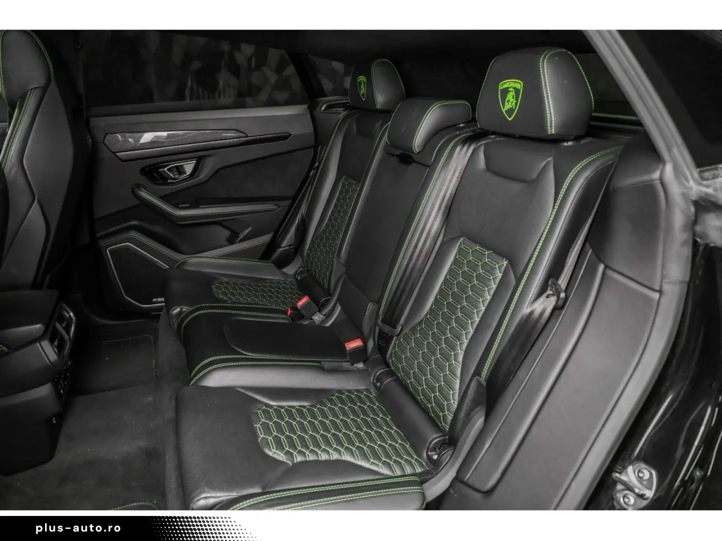 LAMBORGHINI Urus V8 - NERO HELENE - AKRAPOVIC