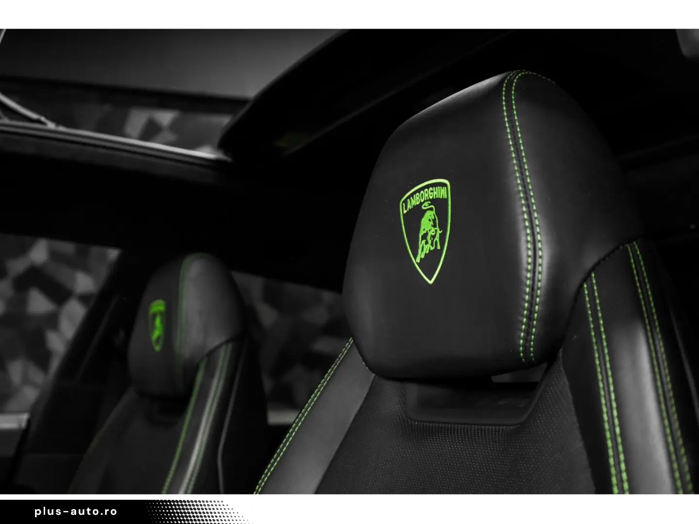 LAMBORGHINI Urus V8 - NERO HELENE - AKRAPOVIC