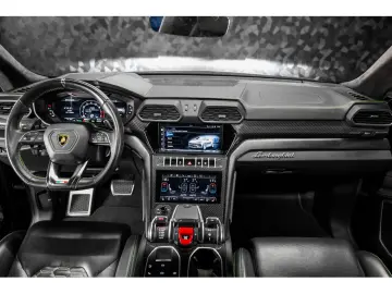 LAMBORGHINI Urus V8 - NERO HELENE - AKRAPOVIC
