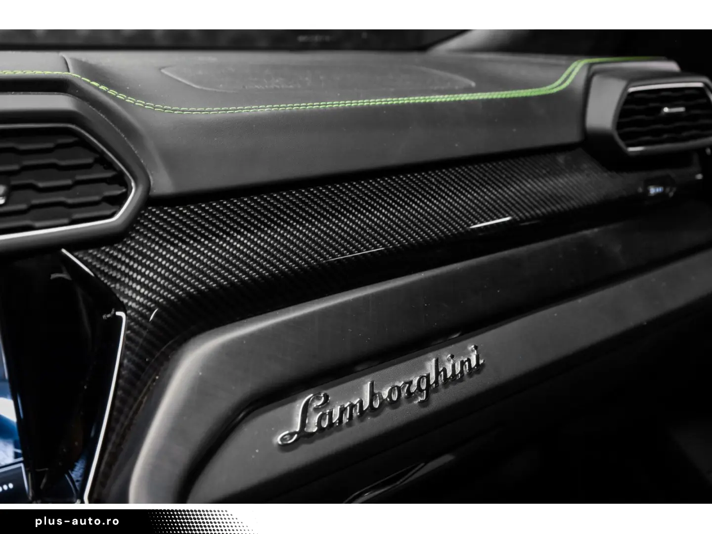 LAMBORGHINI Urus V8 - NERO HELENE - AKRAPOVIC