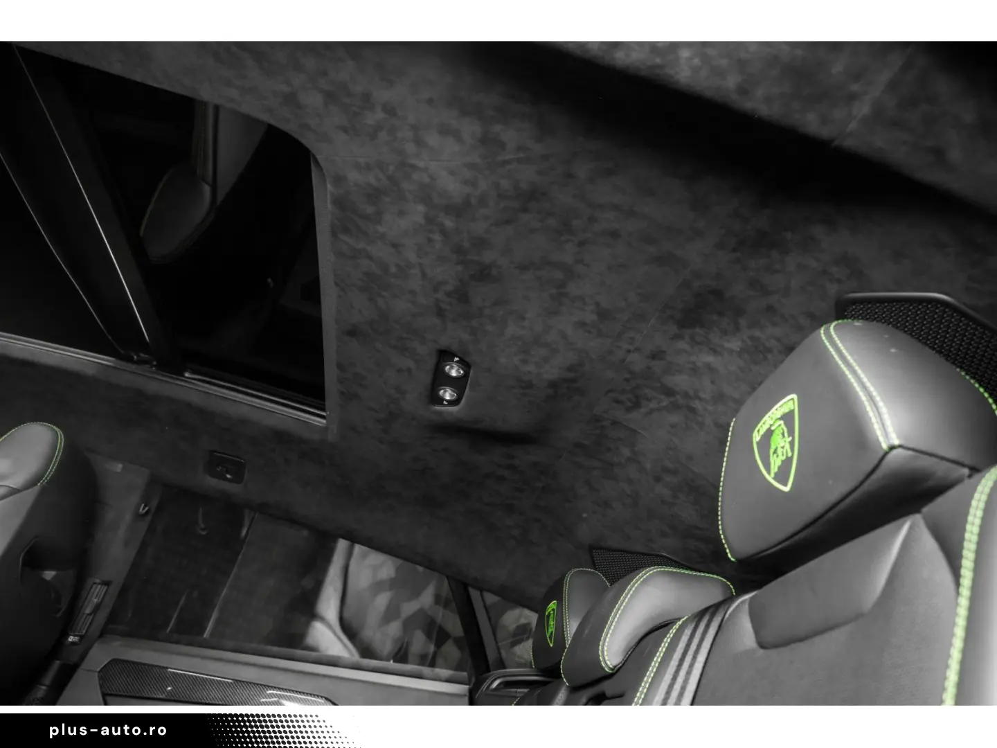 LAMBORGHINI Urus V8 - NERO HELENE - AKRAPOVIC