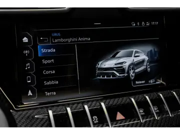 LAMBORGHINI Urus V8 - NERO HELENE - AKRAPOVIC