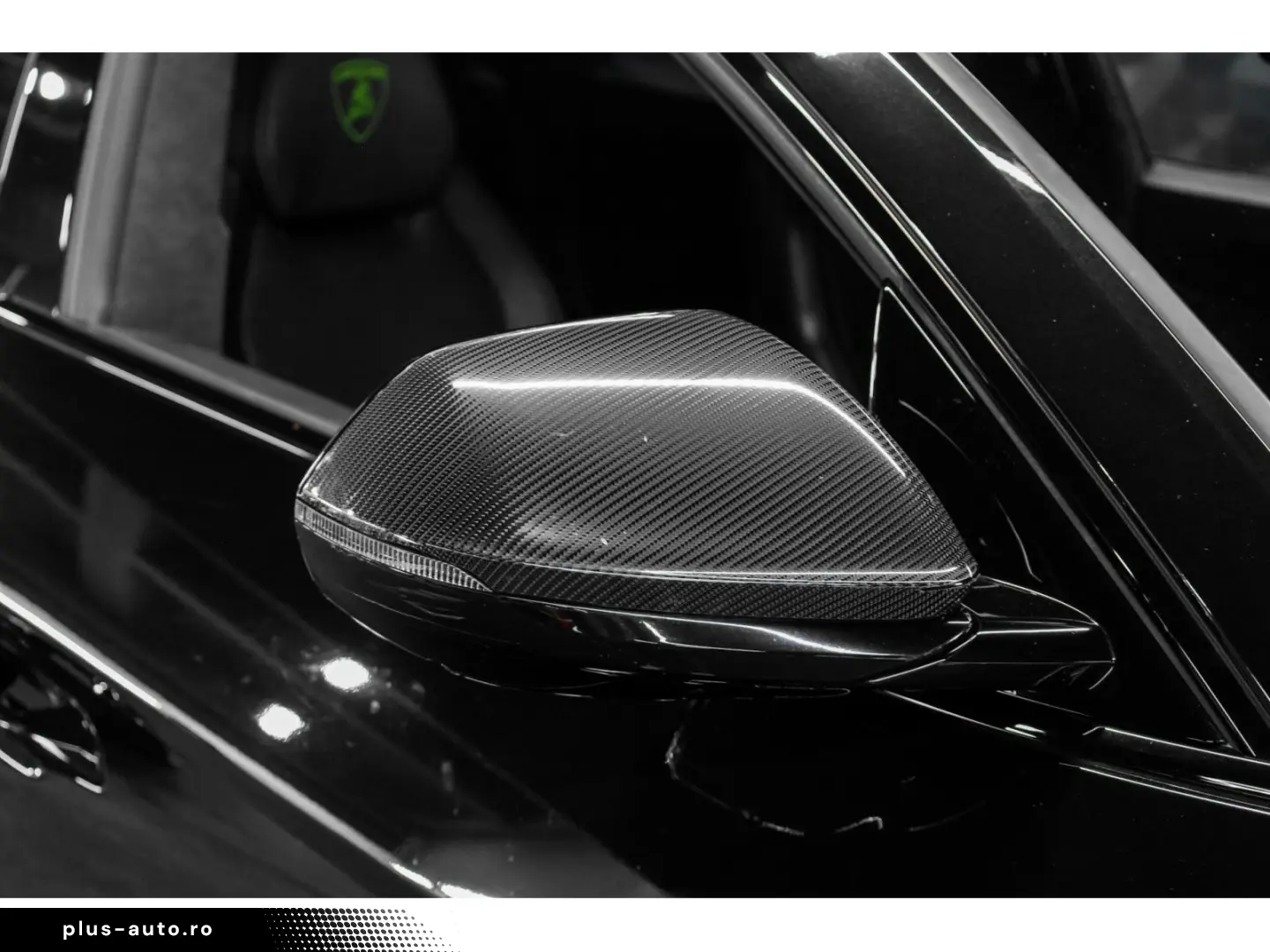 LAMBORGHINI Urus V8 - NERO HELENE - AKRAPOVIC