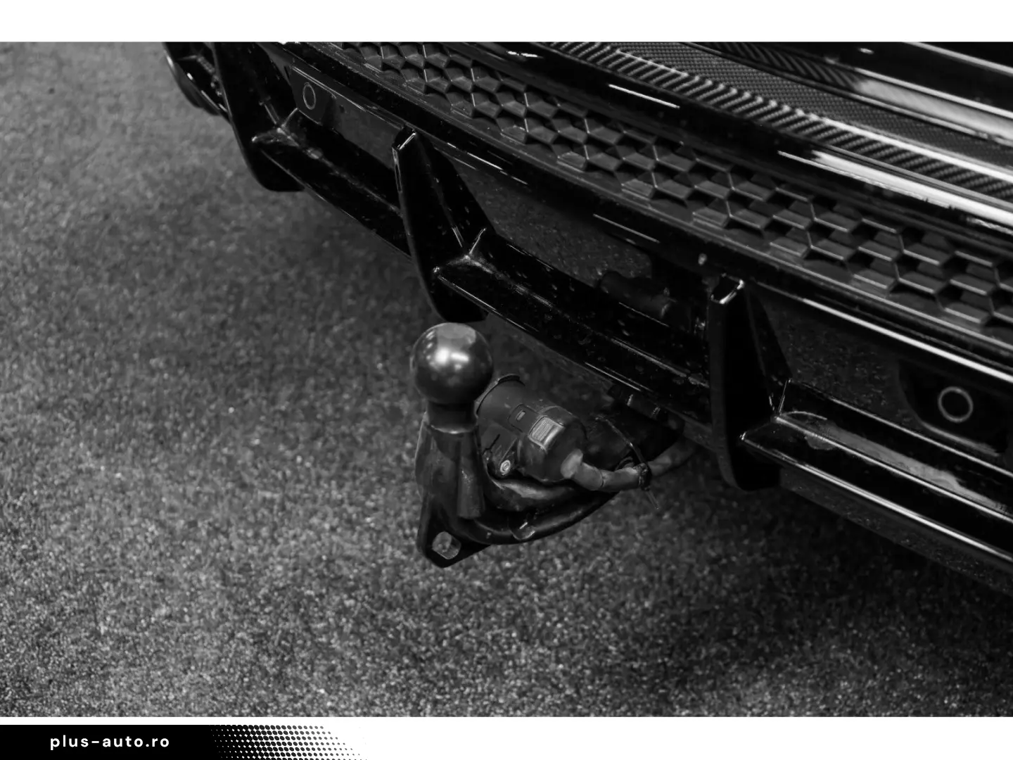 LAMBORGHINI Urus V8 - NERO HELENE - AKRAPOVIC