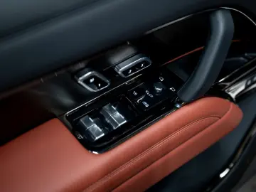 LAND ROVER Range Rover 4.4 P615 SV Massage Anhängerkup Kühl