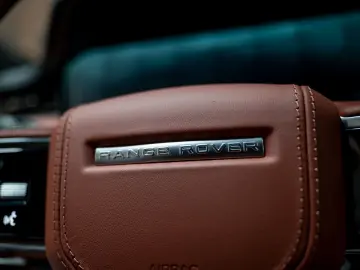 LAND ROVER Range Rover 4.4 P615 SV Massage Anhängerkup Kühl