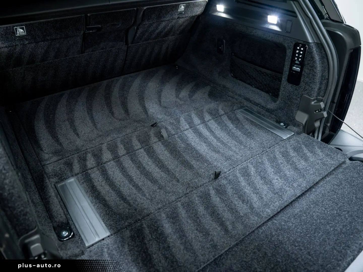 LAND ROVER Range Rover 4.4 P615 SV Massage Anhängerkup Kühl