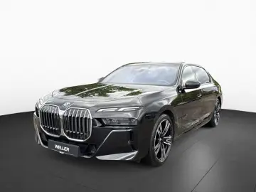 BMW 740d xDr M SPORT SkyL AHK StHz HUD PAPro DAPro