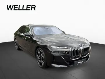 BMW 740d xDr M SPORT SkyL AHK StHz HUD PAPro DAPro