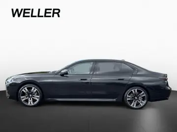 BMW 740d xDr M SPORT SkyL AHK StHz HUD PAPro DAPro