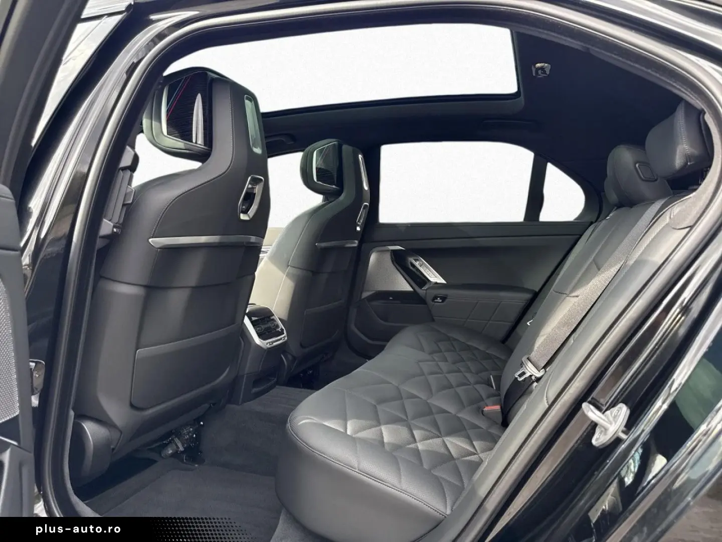 BMW 740d xDr M SPORT SkyL AHK StHz HUD PAPro DAPro