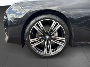 BMW 740d xDr M SPORT SkyL AHK StHz HUD PAPro DAPro