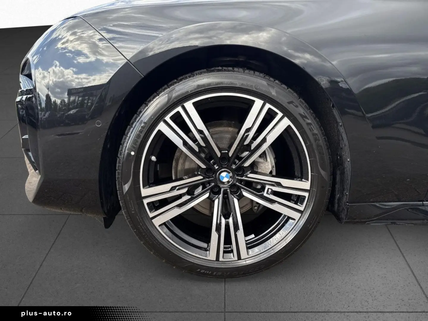 BMW 740d xDr M SPORT SkyL AHK StHz HUD PAPro DAPro