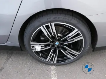 BMW 740 d xDrive M Sport 21  Skylounge