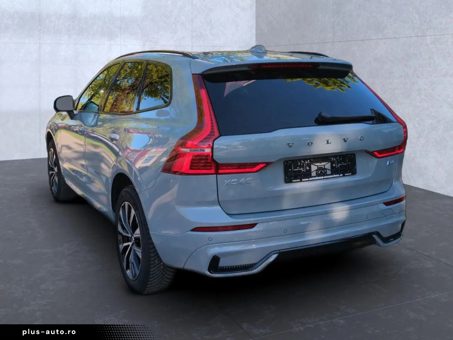 VOLVO XC 60 Plus Dark 2WD