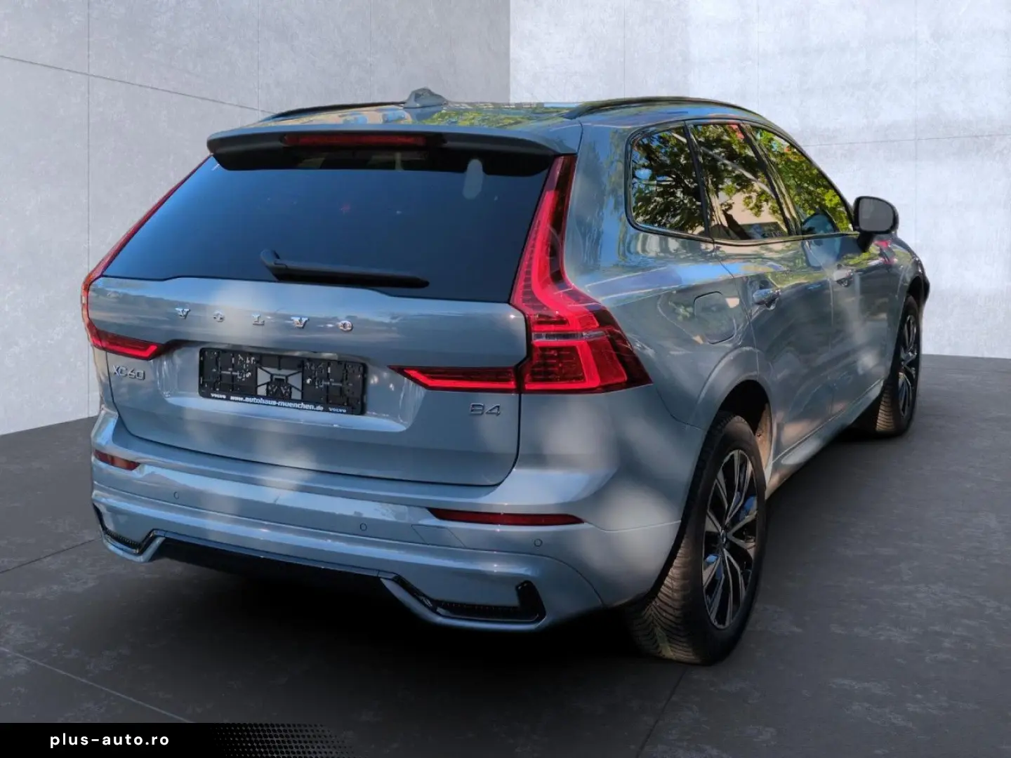 VOLVO XC 60 Plus Dark 2WD