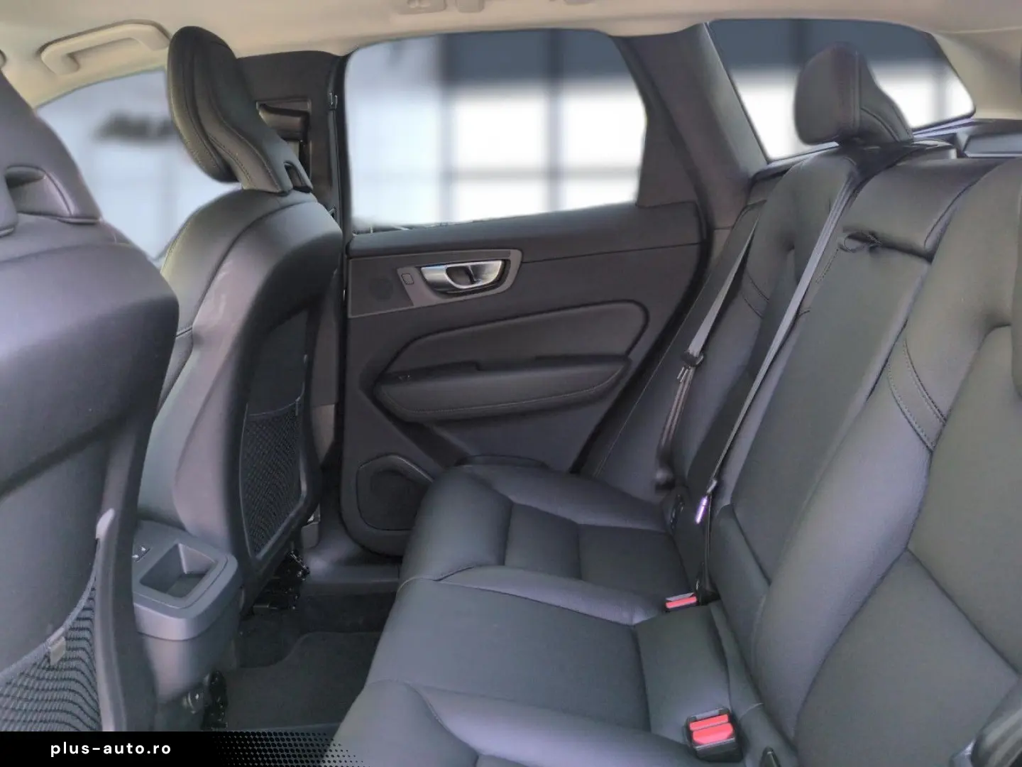 VOLVO XC 60 Plus Dark 2WD