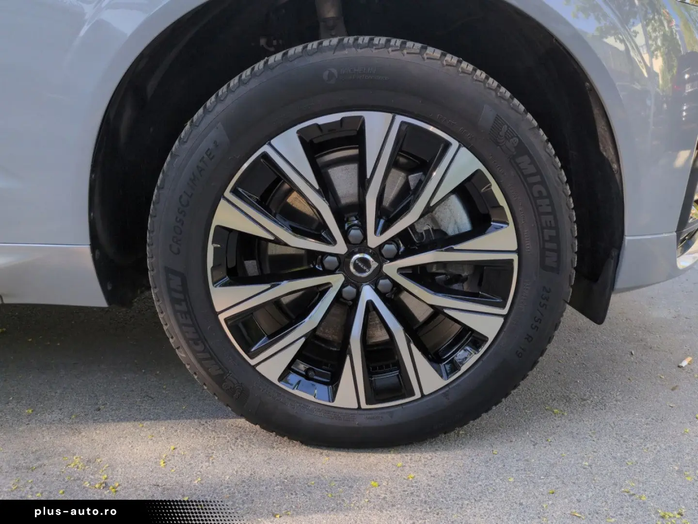 VOLVO XC 60 Plus Dark 2WD