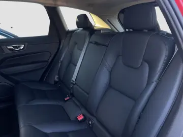 VOLVO XC60 B4 Core Leder Navi LED BLIS 4xSHZ hzb.LK
