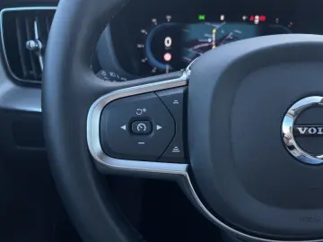 VOLVO XC60 B4 Core Leder Navi LED BLIS 4xSHZ hzb.LK