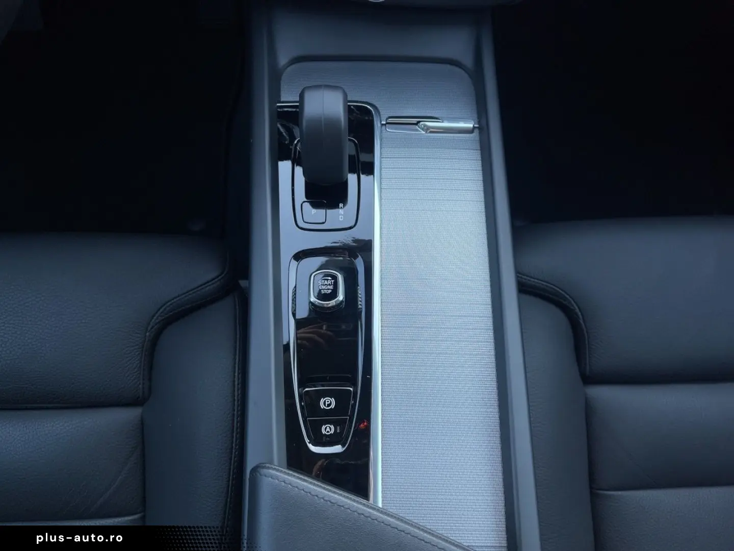 VOLVO XC60 B4 Core Leder Navi LED BLIS 4xSHZ hzb.LK