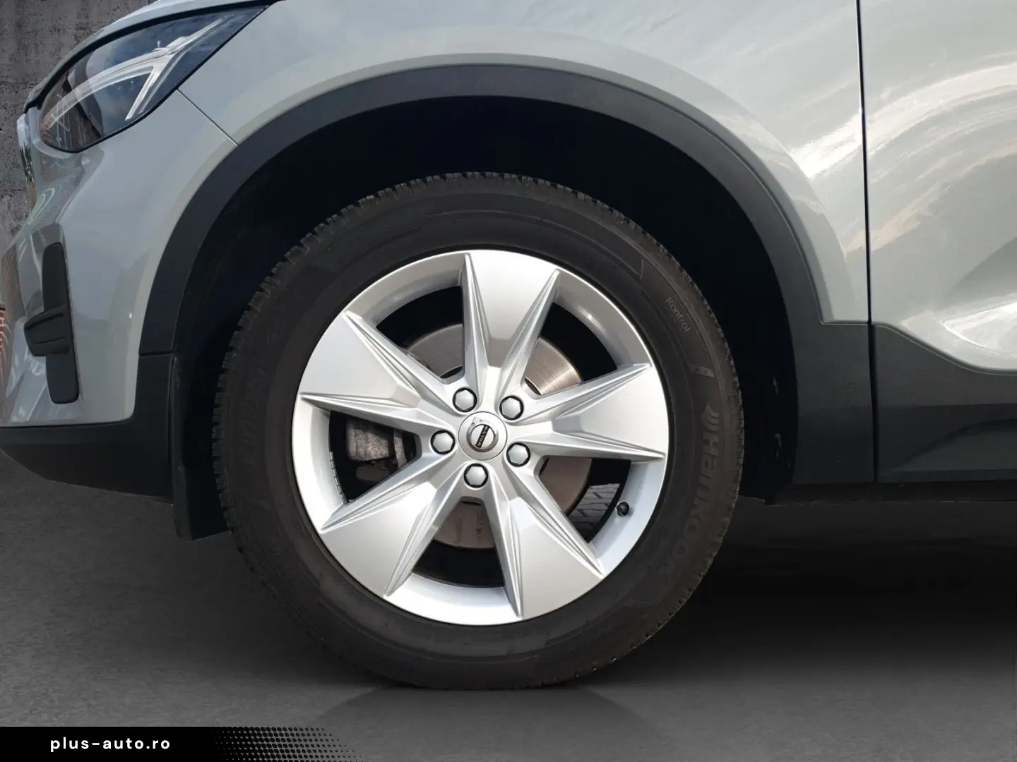 VOLVO XC40 Core WiPa AHK Assistenz-Paket LED