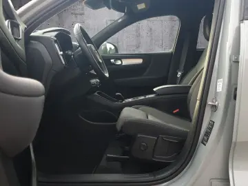 VOLVO XC40 Core WiPa AHK Assistenz-Paket LED