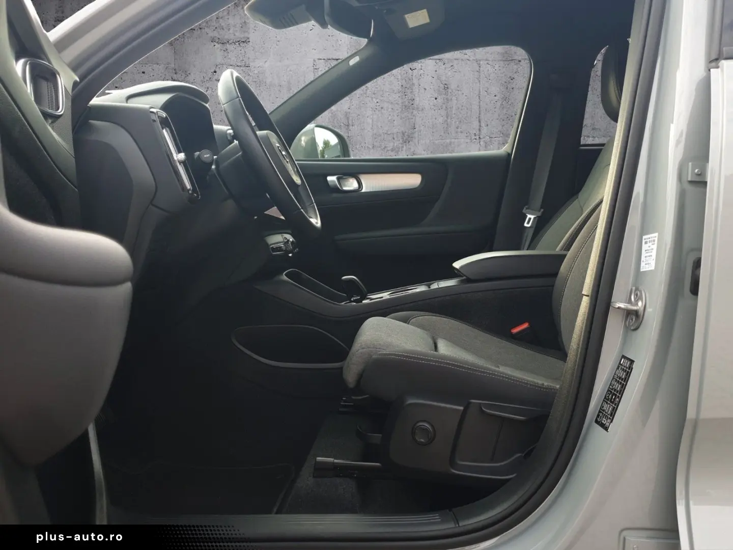 VOLVO XC40 Core WiPa AHK Assistenz-Paket LED