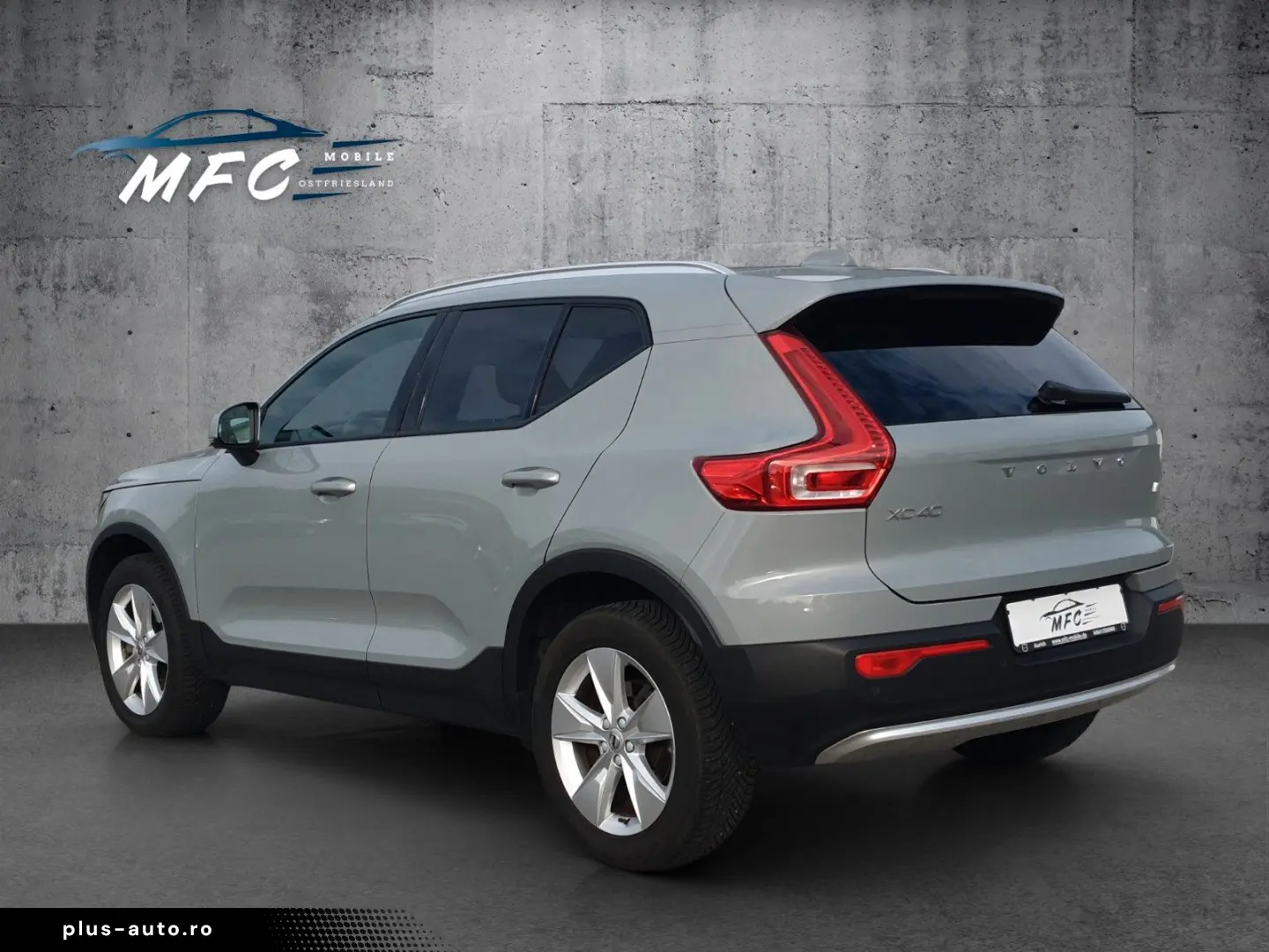 VOLVO XC40 Core WiPa AHK Assistenz-Paket LED