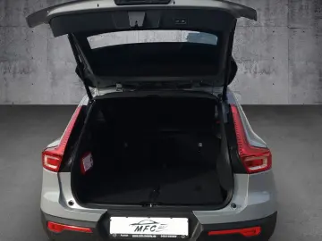 VOLVO XC40 Core WiPa AHK Assistenz-Paket LED