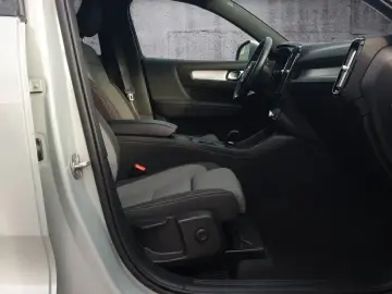 VOLVO XC40 Core WiPa AHK Assistenz-Paket LED