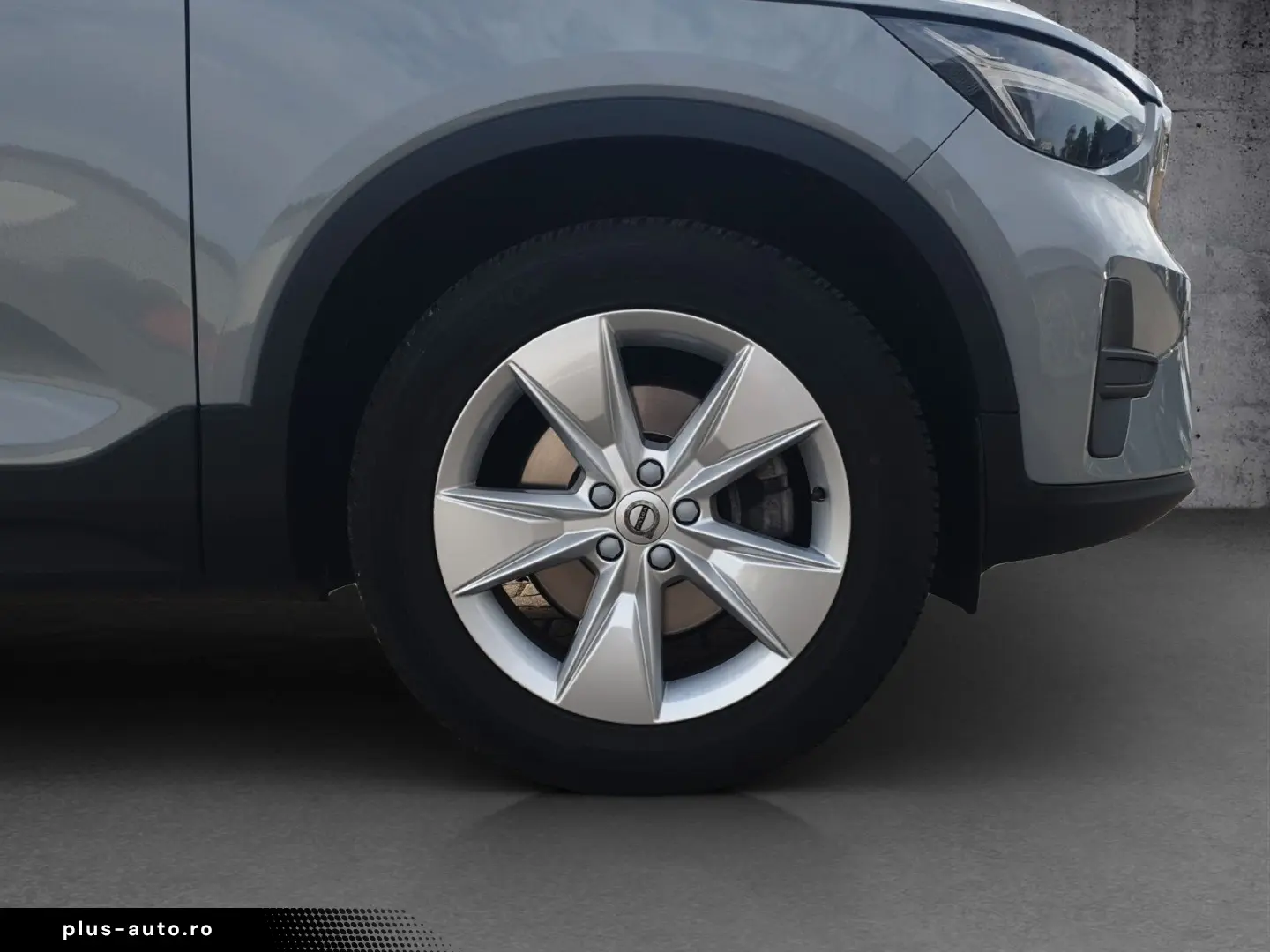 VOLVO XC40 Core WiPa AHK Assistenz-Paket LED