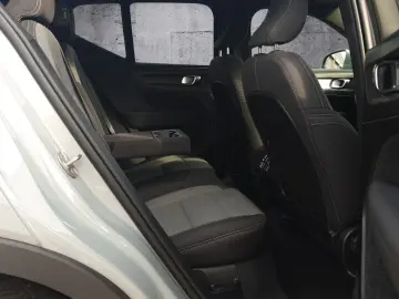 VOLVO XC40 Core WiPa AHK Assistenz-Paket LED